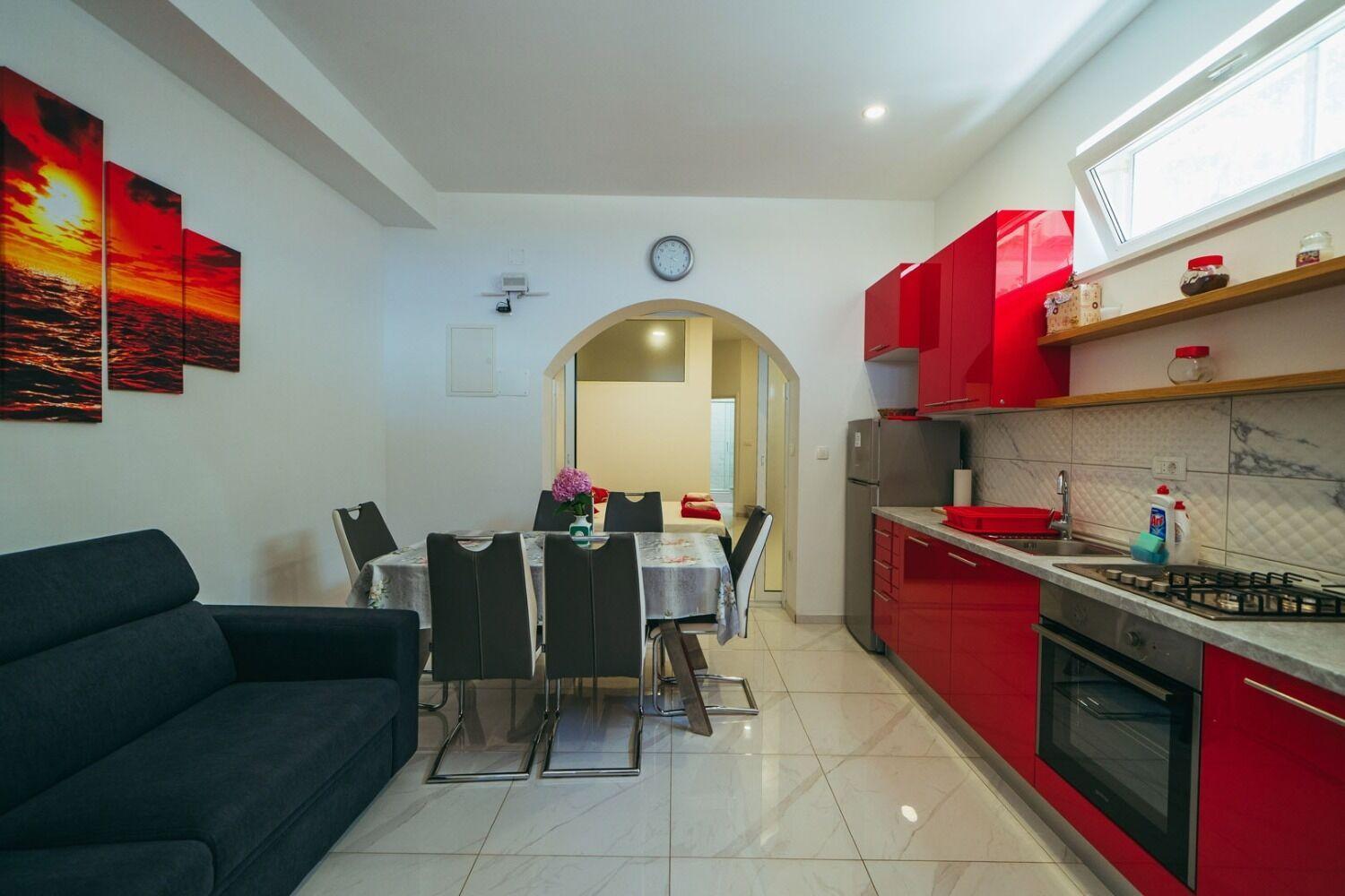 Apartments Lovre - Close To The Sea Brela Exterior photo
